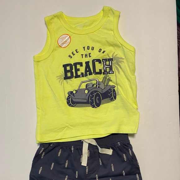 Carter’s Boys 2 piece short set, 18M - Picture 8 of 8